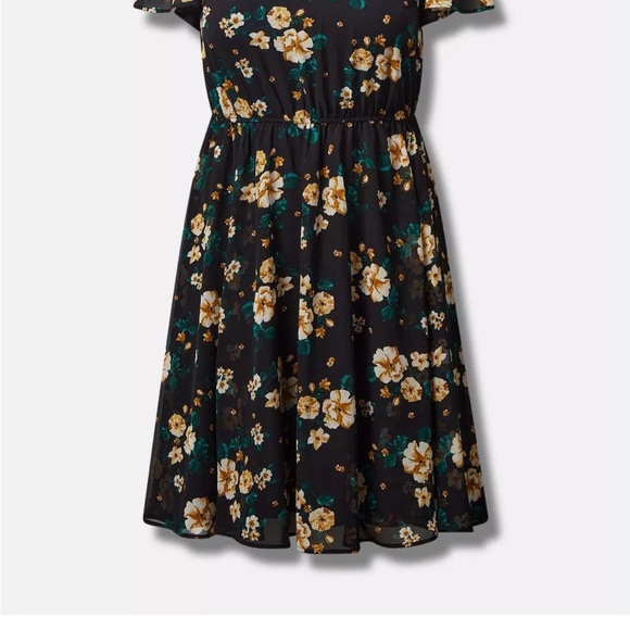Torrid mini Chiffon Smocked Dress black floral sz 00 (equals size medium or 10) - Picture 2 of 12